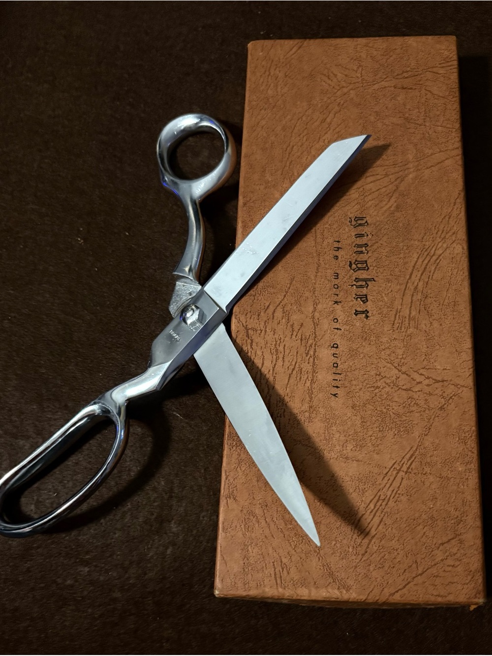 Gingher Right-Handed Knife-Edge Dressmaker Shears G-8 Chrome - Picture 6 of 8